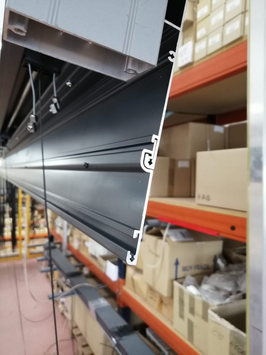 Contrôle qualité d'un coffre aluminium de BSO