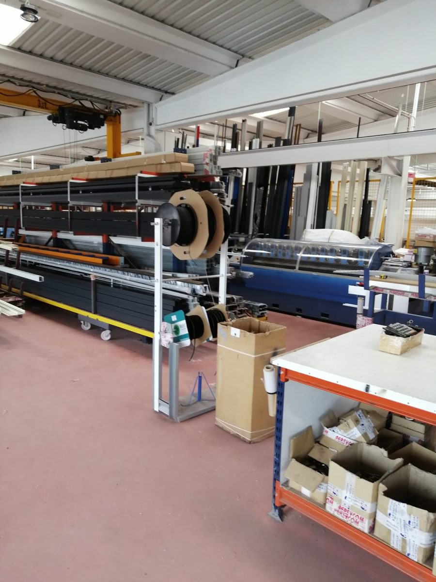Ligne d'usinage des profils aluminium dans notre usine